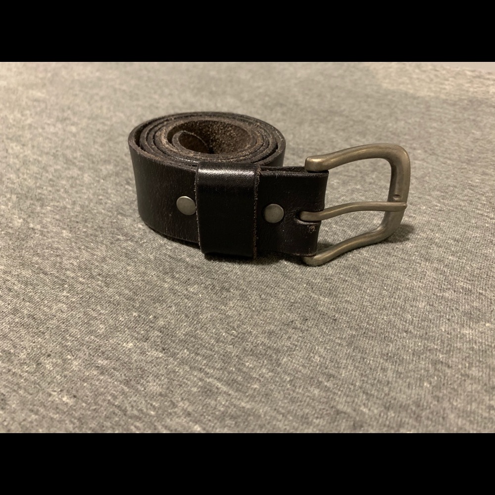 Gap leather belt size 28